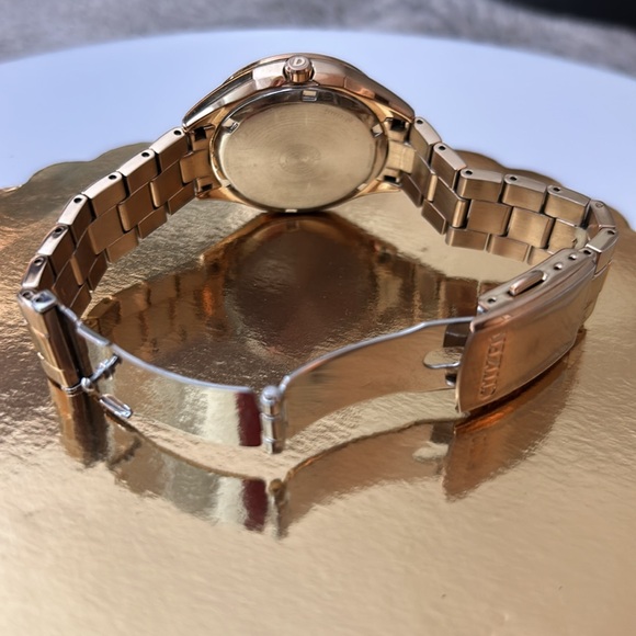 Citizen Eco-Drive 8637 Gold-tone Watch - Picture 13 of 17